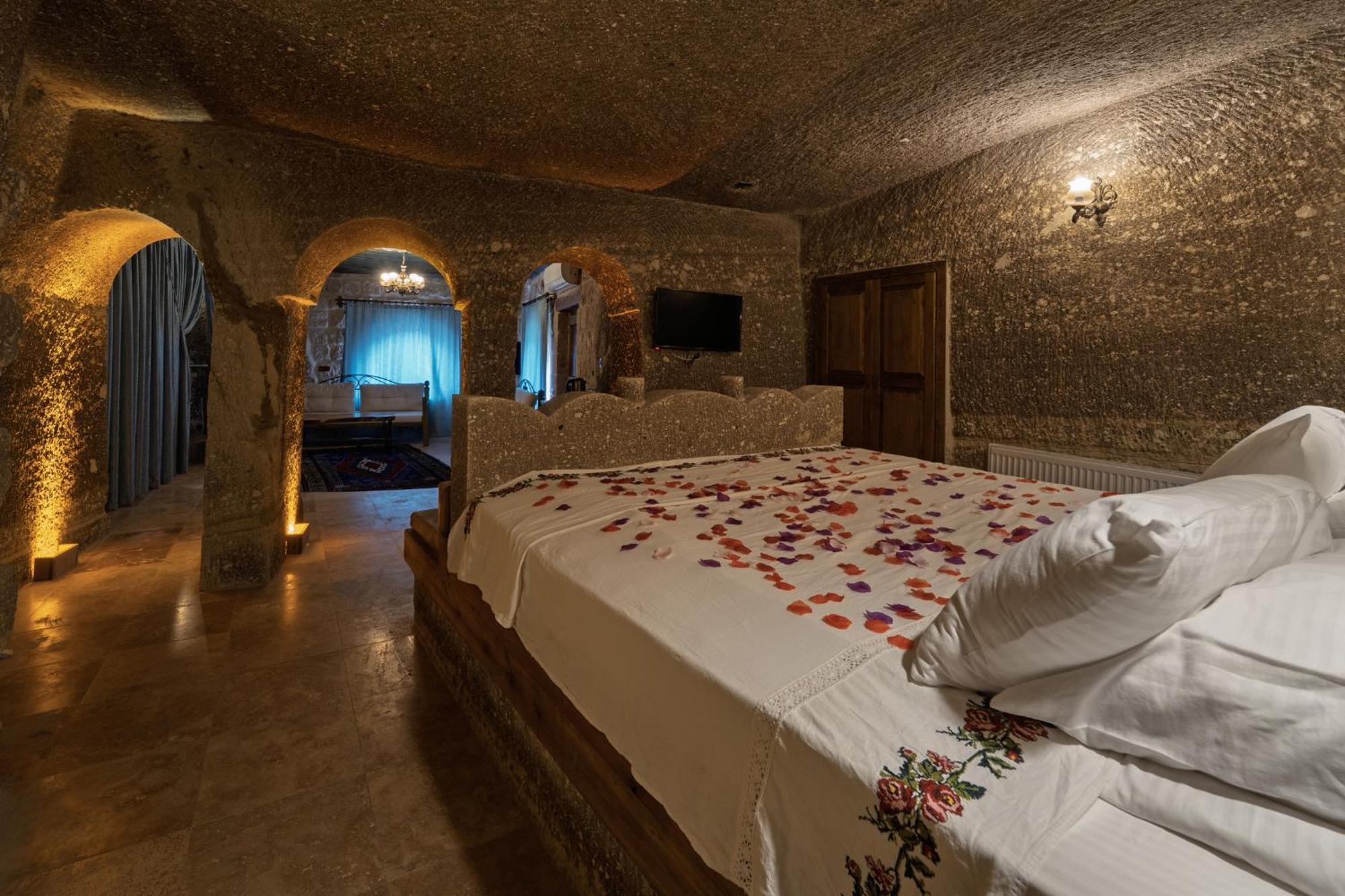 Grand Cave Suites Гьореме Екстериор снимка
